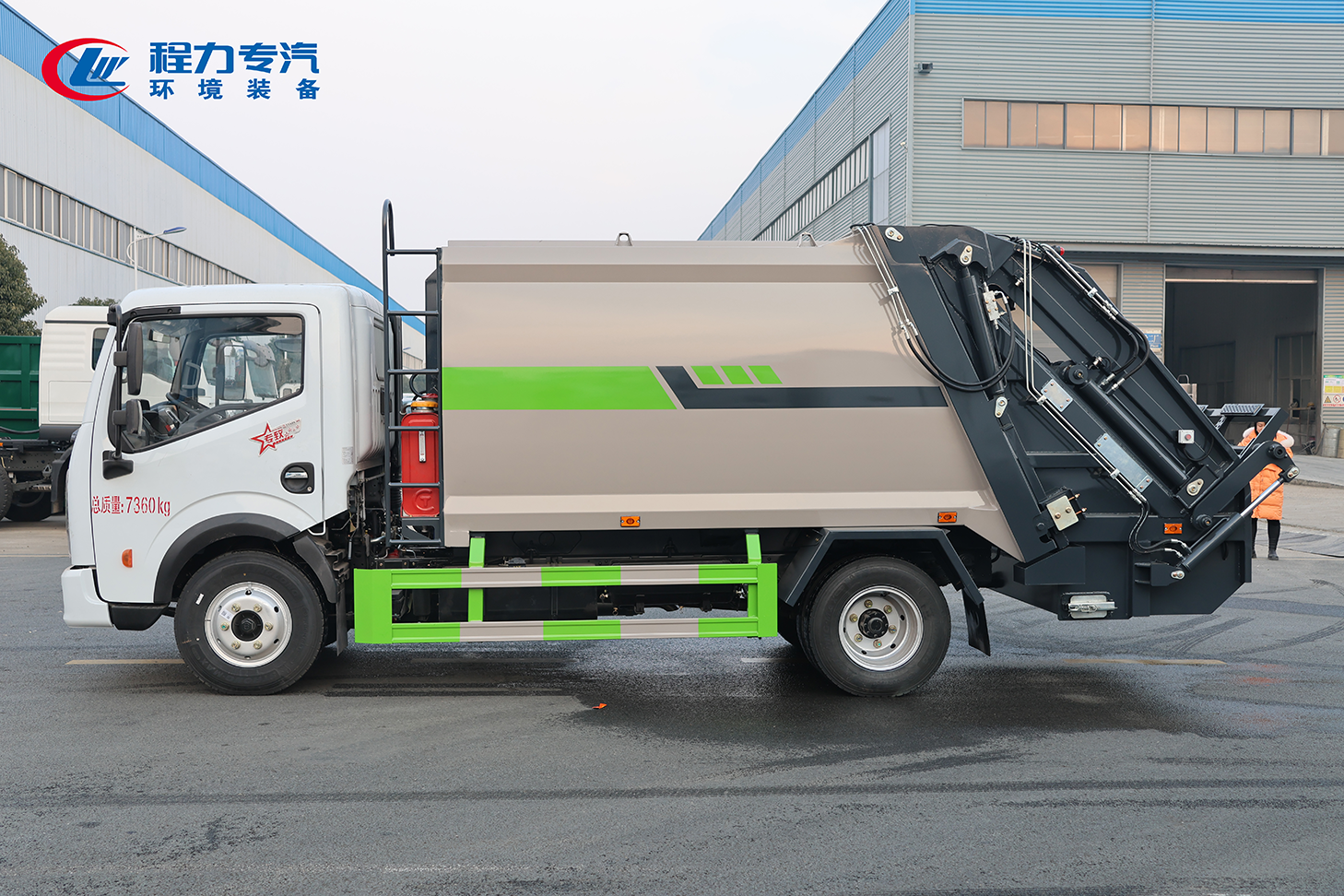 新款東風多利卡D6壓縮垃圾車