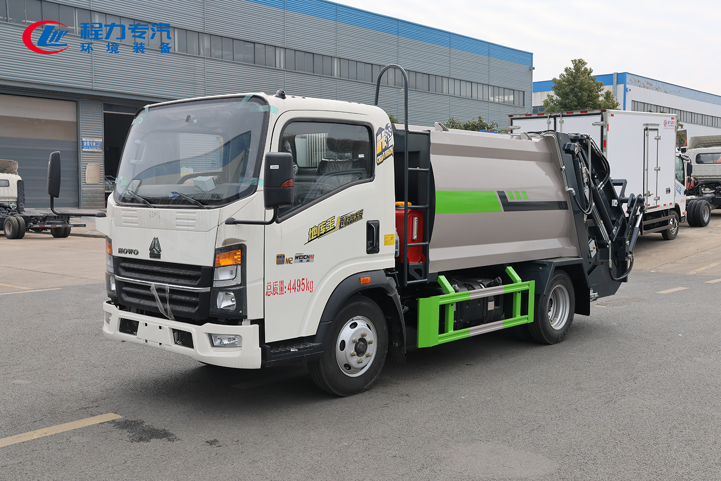 重汽豪沃M2地庫王壓縮垃圾車