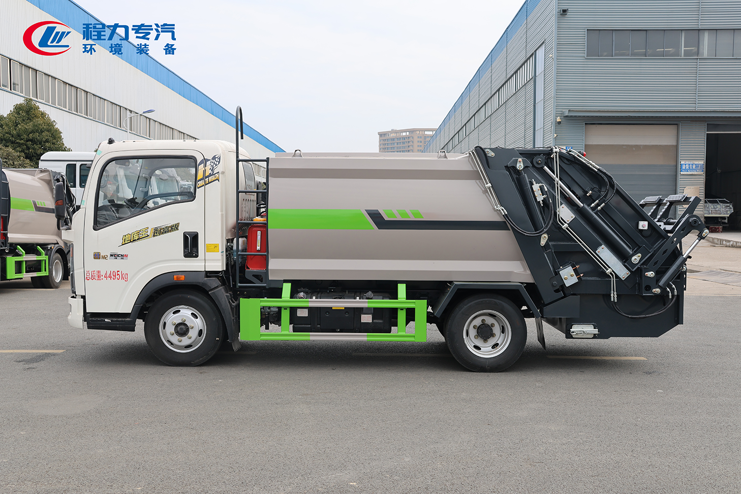 重汽豪沃M2地庫王壓縮垃圾車